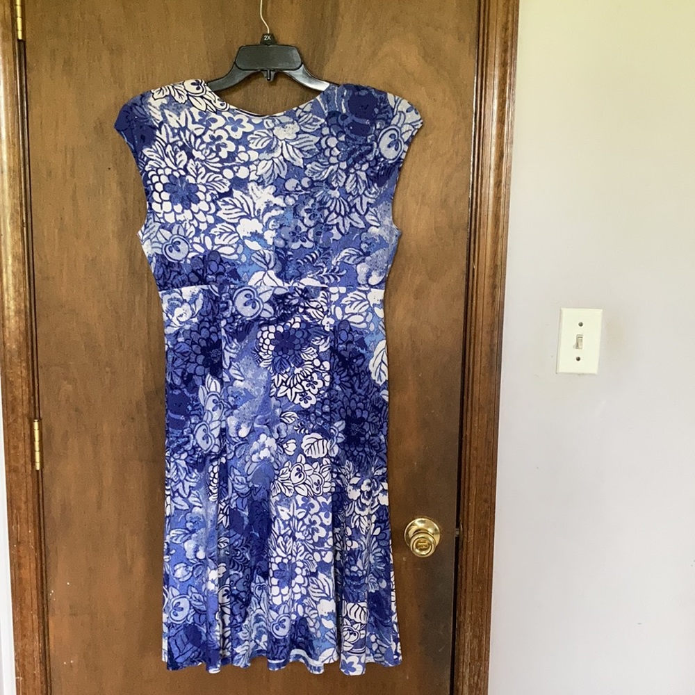 Jones New York floral fit & flare dress w stretch & shoulder pads 10 - Picture 15 of 17